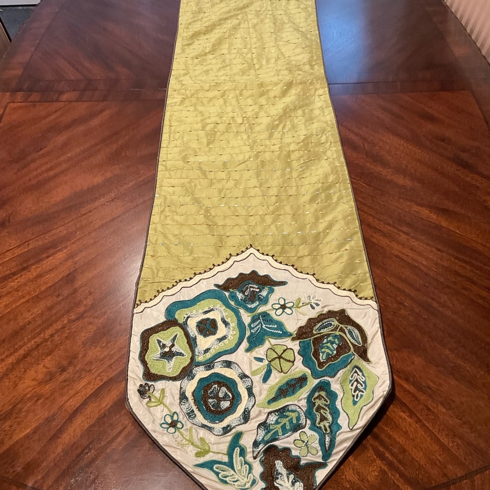 Home decor table runner pier 1